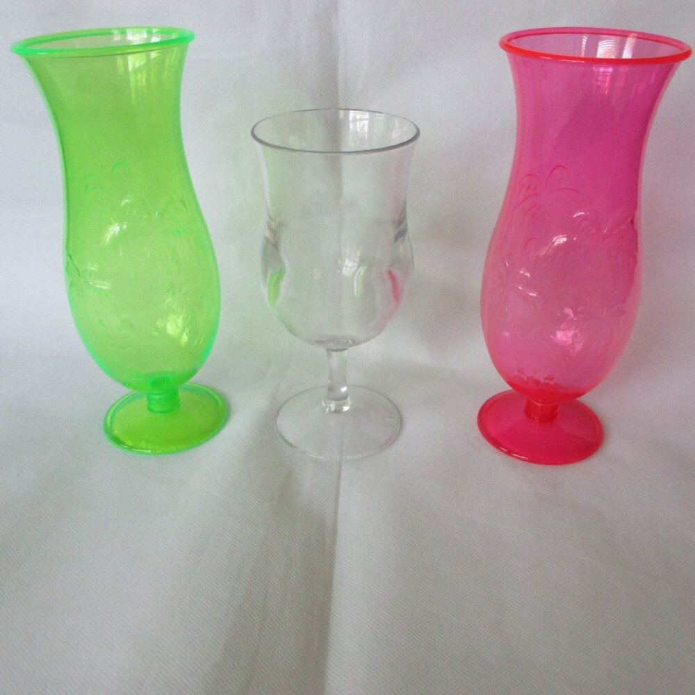 3 cute Tropical plastic drinking Glasses - 9" and 7" high - Like new!